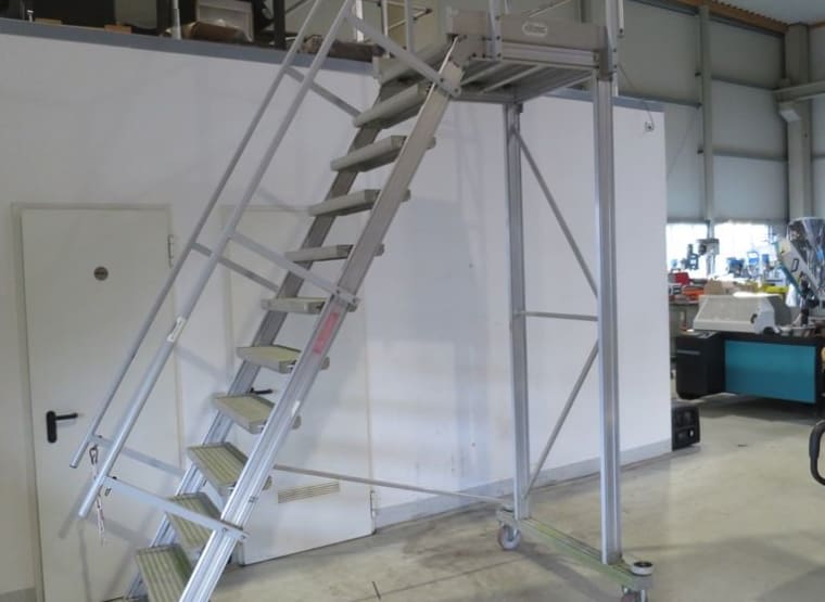 ALTREX Dez 60 Podium stairs