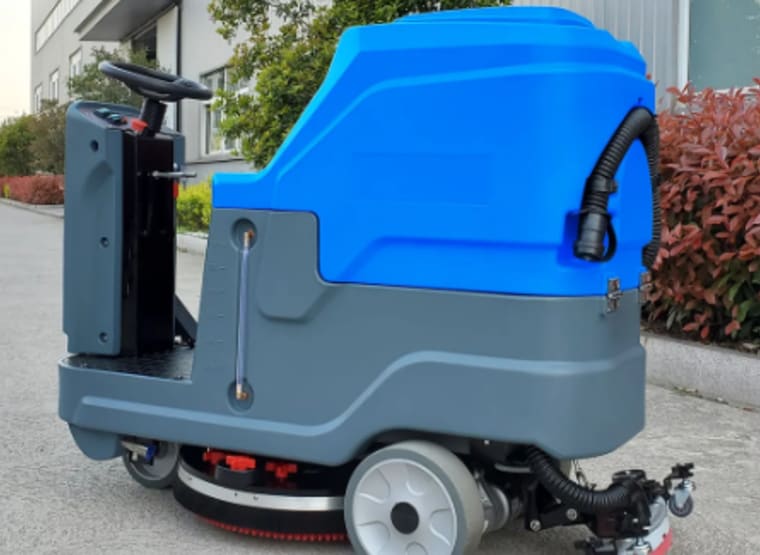 KASTER C70 Ride-On Scrubber Dryer