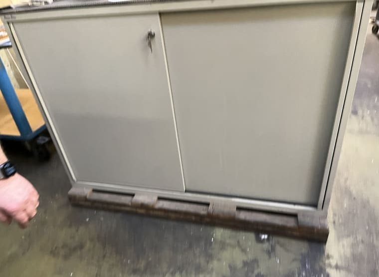LISTA DICK Workshop cabinet without contents