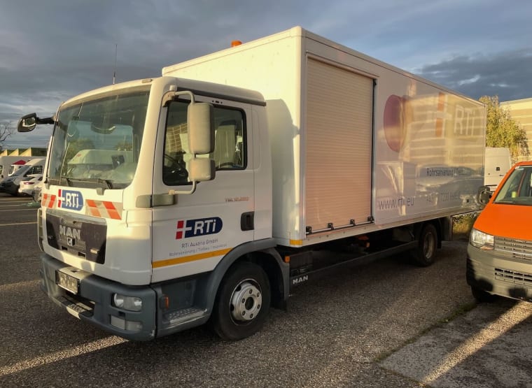 MAN TGL 12.220 4X2 BL Truck (N2) Fully Equipped as Sewer Pipe Cleaning System incl. KASRO Electric Work Robot