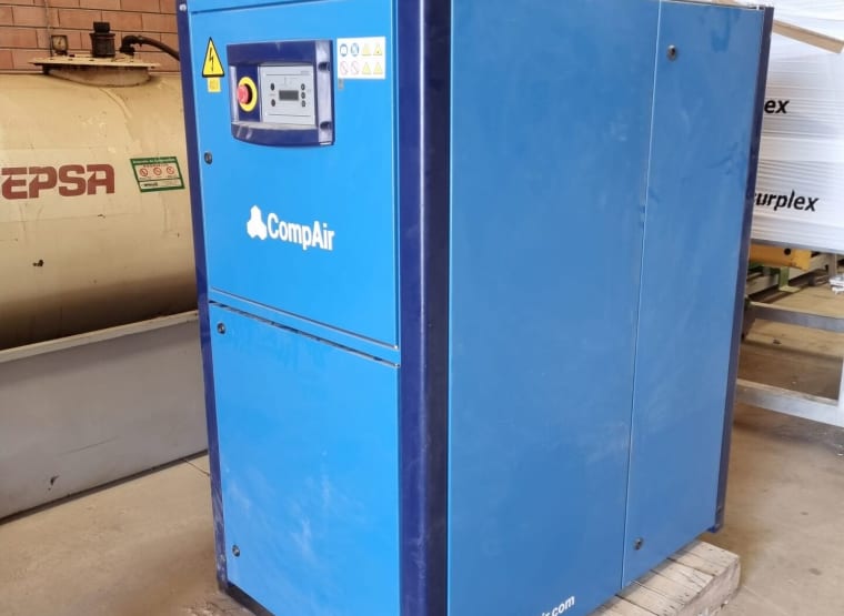 COMPAIR L23-7 Screw Compressor