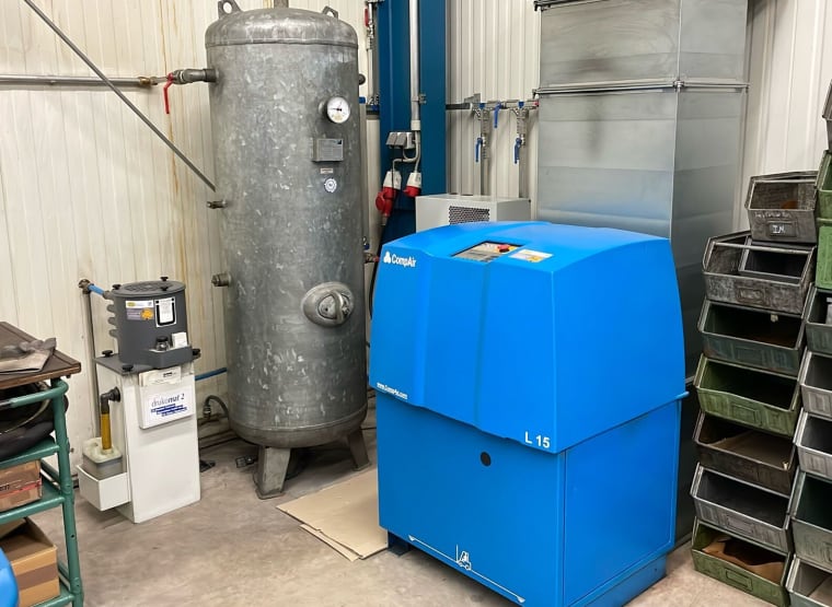 COMPAIR L 15-10 screw compressor system