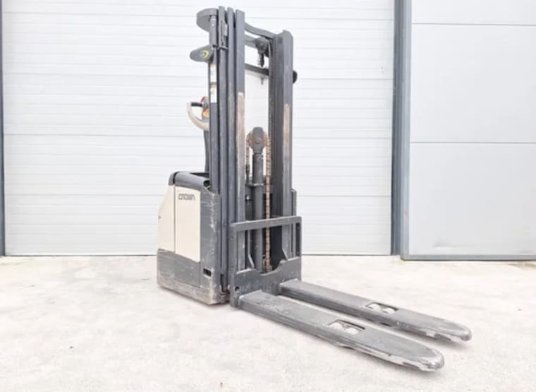 CROWN ES4000-1.6 PEDESTRIAN PALLET