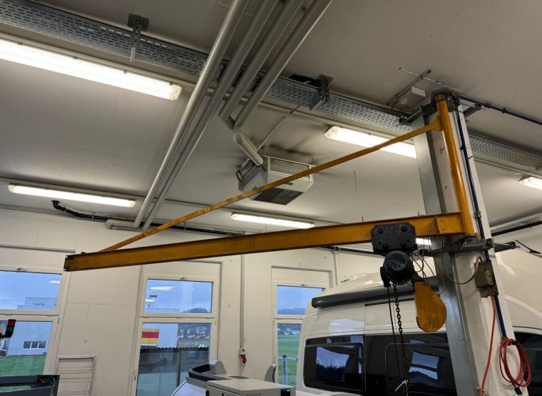 DEMAG slewing jib crane