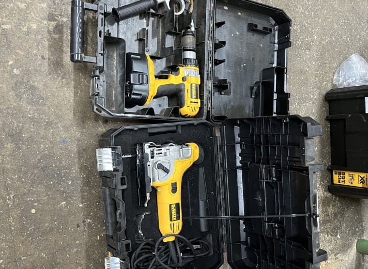 DEWALT Lot hand tools