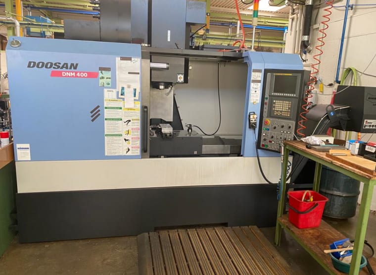 DOOSAN DNM 400 CNC machining center