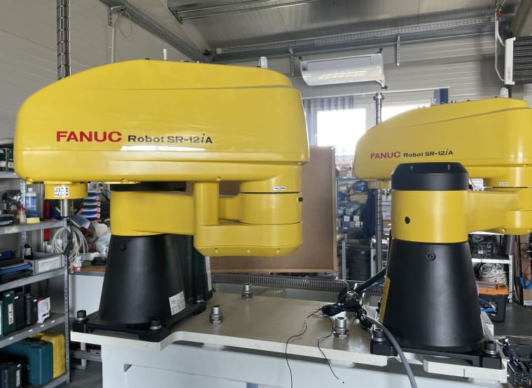 FANUC SR-12iA 2pcs Industrial Robot