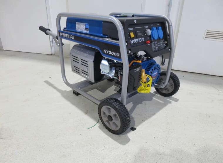 HYUNDAI HY 3000 Generator