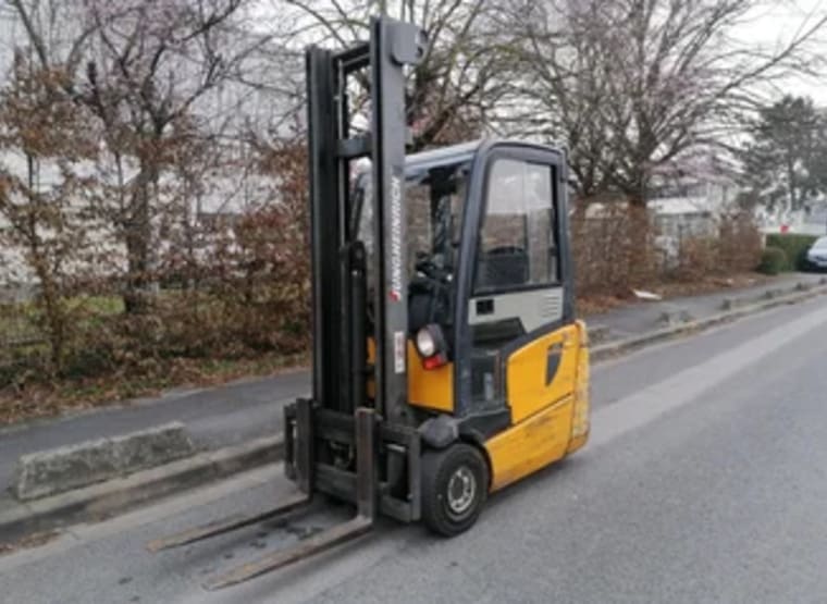 JUNGHEINRICH EFG215 ELECTRIC FORKLIFT TRUCK