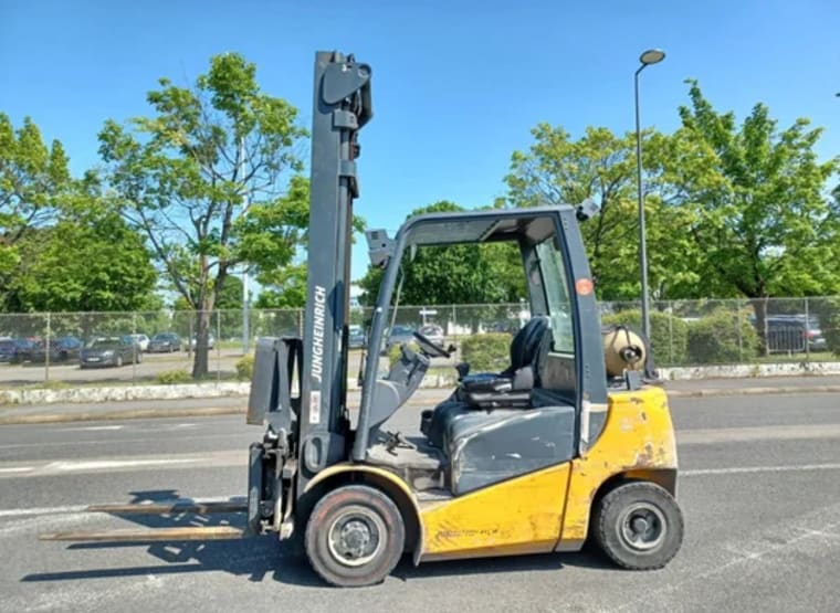 JUNGHEINRICH TFG425500ZT LPG FORKLIFT TRUCK