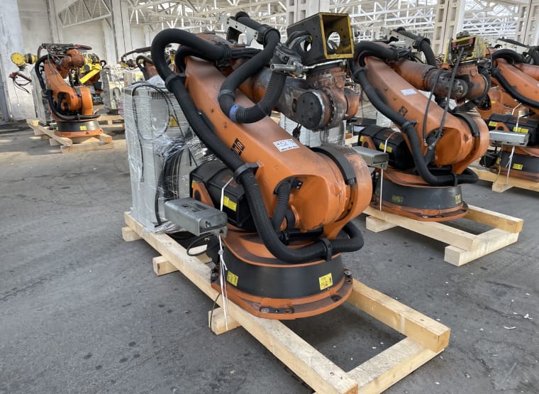 KUKA VKR 210 R2700 Industrial robot