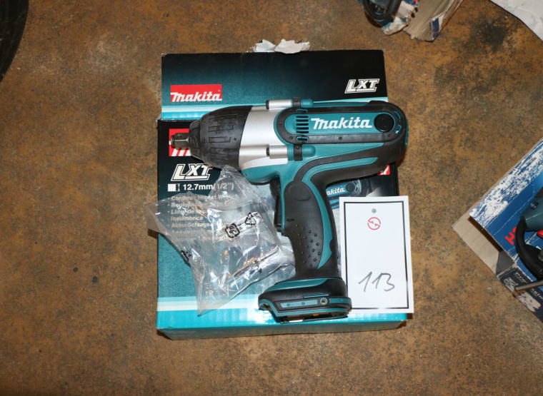 MAKITA DTW 450 Cordless impact wrench