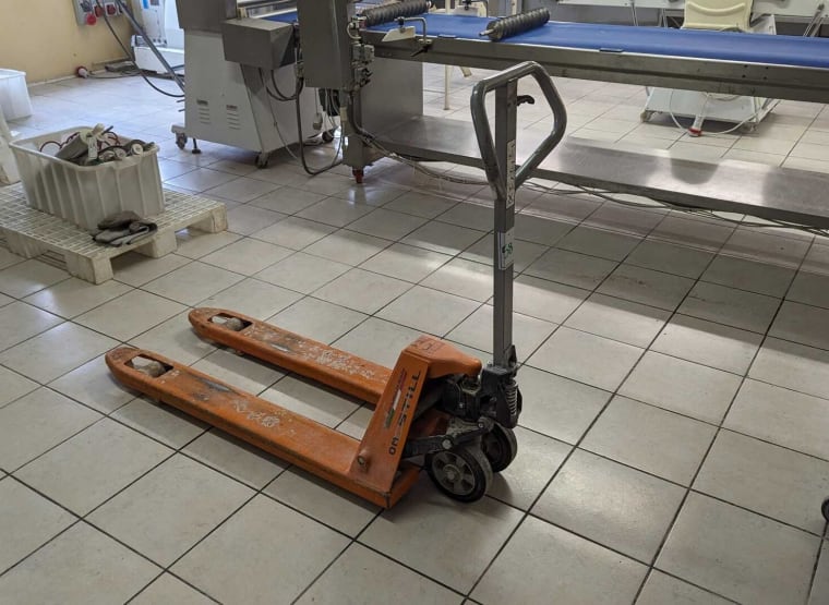 Manual pallet truck OM STILL