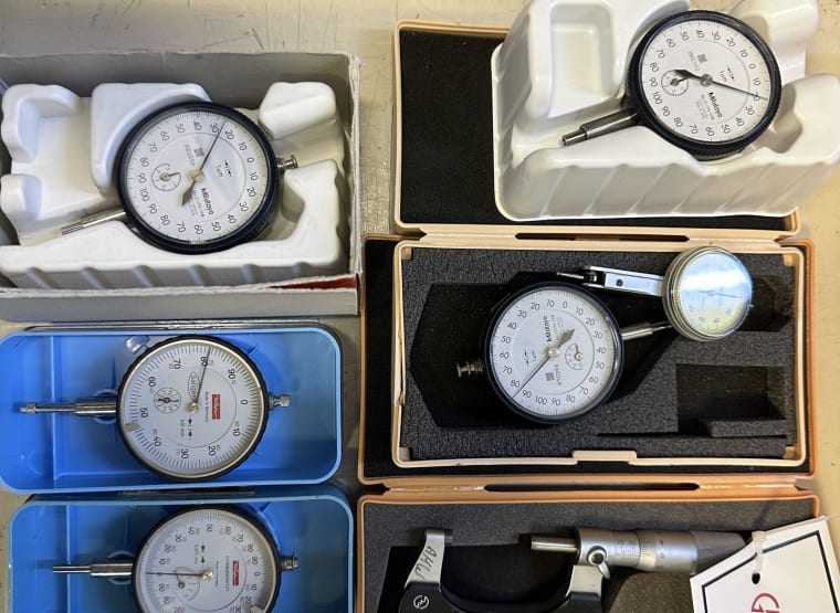 MITUTOYO Lot measuring devices