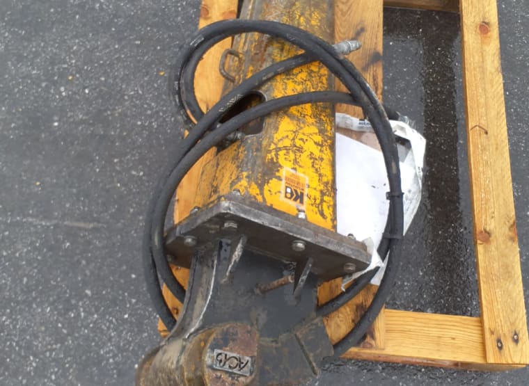 MONTABERT SC12 HYDRAULIC HAMMER