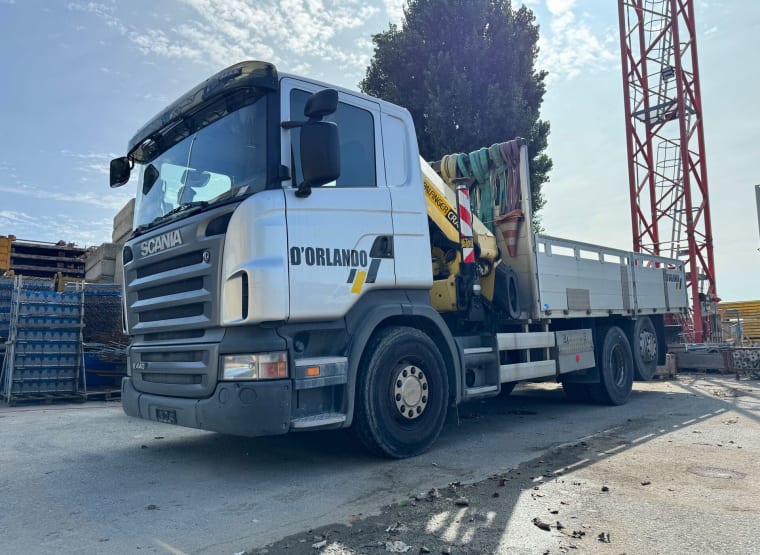 SCANIA 440 LBX2 4 Truck with Bridge and Crane