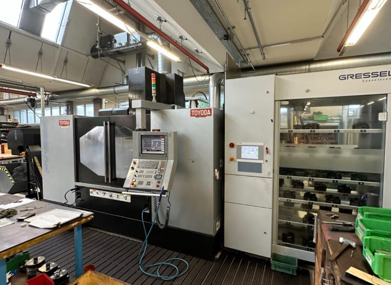 TOYODA FV1365-40 CNC machining center